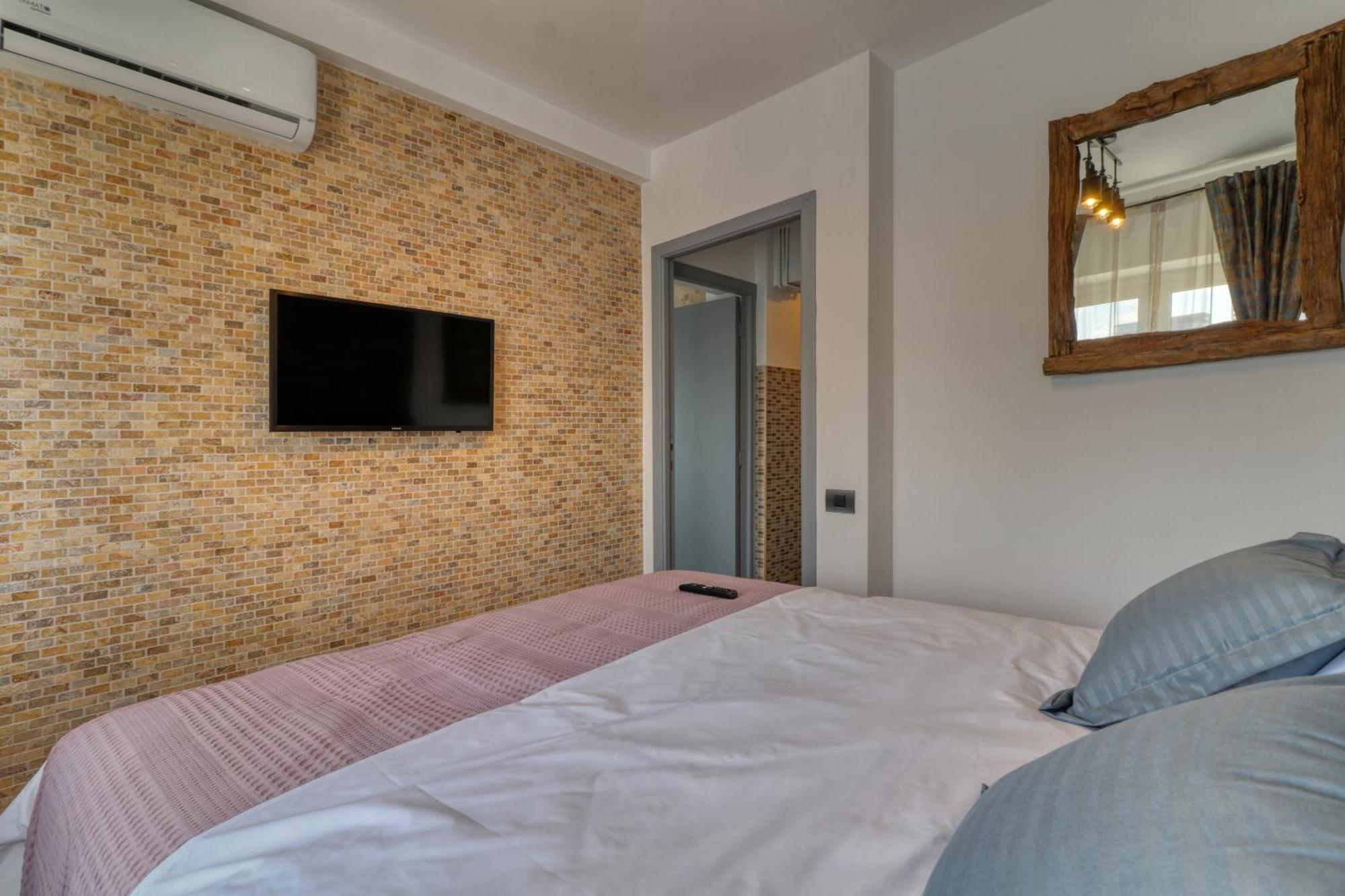 Rdi Elegance Apartment Downtown Bukarest Exteriör bild